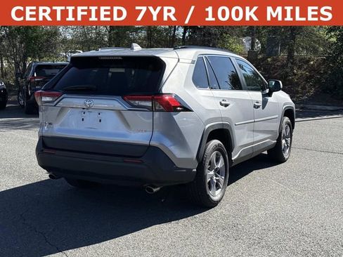 Used 2022 Toyota RAV4 XLE w/ Convenience Package image 2