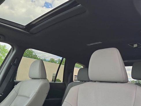 Used 2023 Honda Passport EX-L image 8