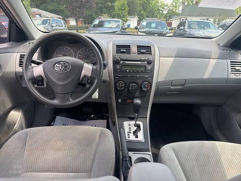 Used 2010 Toyota Corolla LE FWD image 14