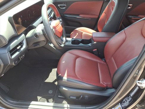 Used 2025 Kia K4 GT-Line w/ GT-Line Premium Package FWD image 12