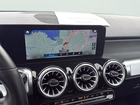 Certified 2022 Mercedes-Benz GLB 250 4MATIC image 16