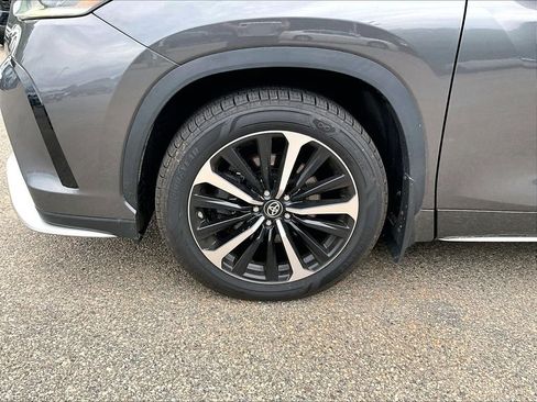 Used 2022 Toyota Highlander XSE AWD/4WD image 7