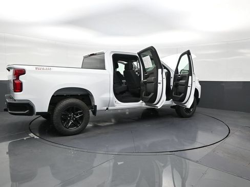 Used 2022 Chevrolet Silverado 1500 LT Trail Boss w/ Safety Package AWD/4WD image 30