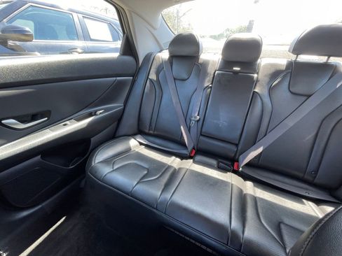 Used 2025 Hyundai Elantra Limited image 41