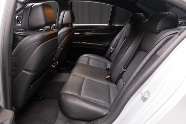 Used 2014 BMW 750i RWD image 57
