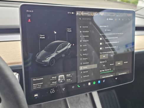 Used 2021 Tesla Model Y Long Range AWD/4WD image 37