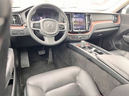 Used 2024 Volvo XC60 B5 Plus image 13