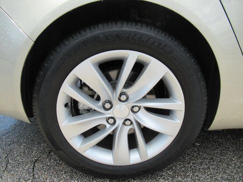 Used 2015 Buick Regal Premium FWD image 8