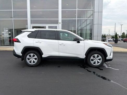 Used 2024 Toyota RAV4 LE AWD/4WD image 8