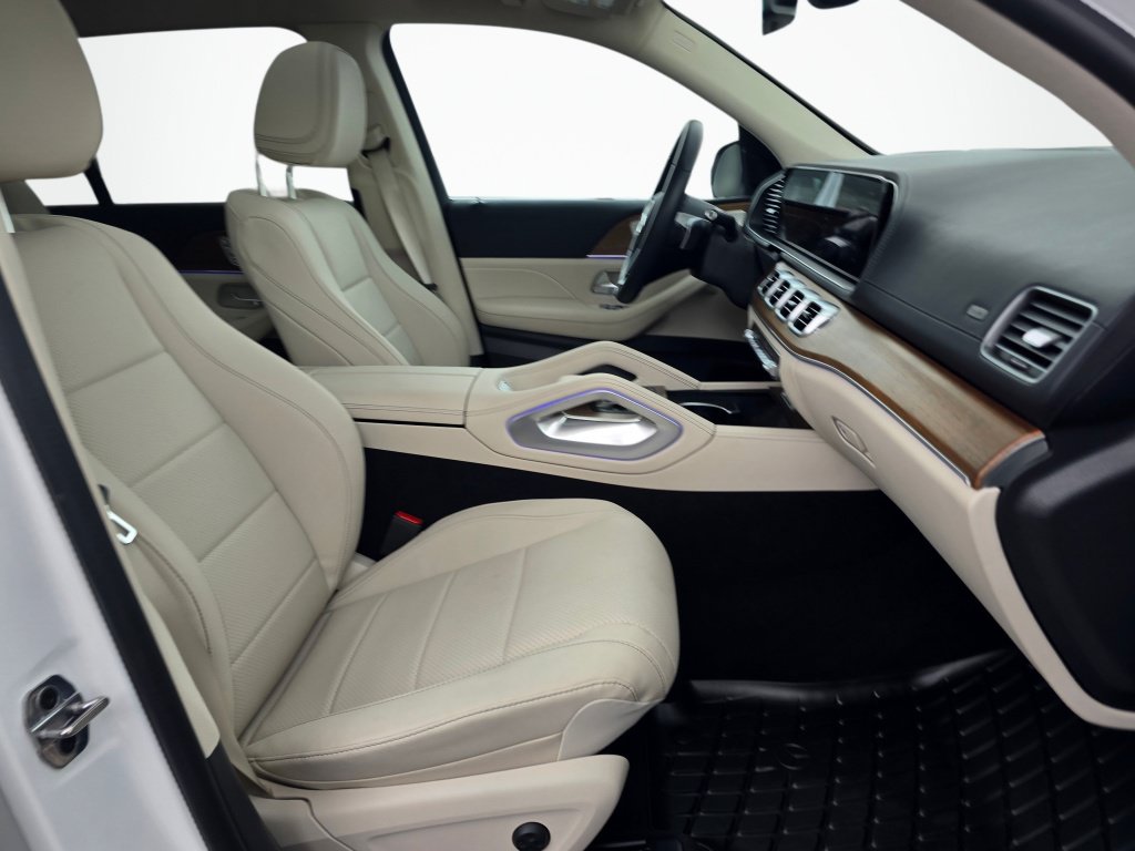 Used 2026 Mercedes-Benz GLS 450 4MATIC image 30