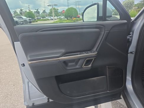 Used 2024 Rivian R1S Adventure Dual AWD/4WD image 21