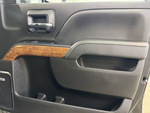 Used 2019 Chevrolet Silverado 2500 High Country w/ Duramax Plus Package image 28