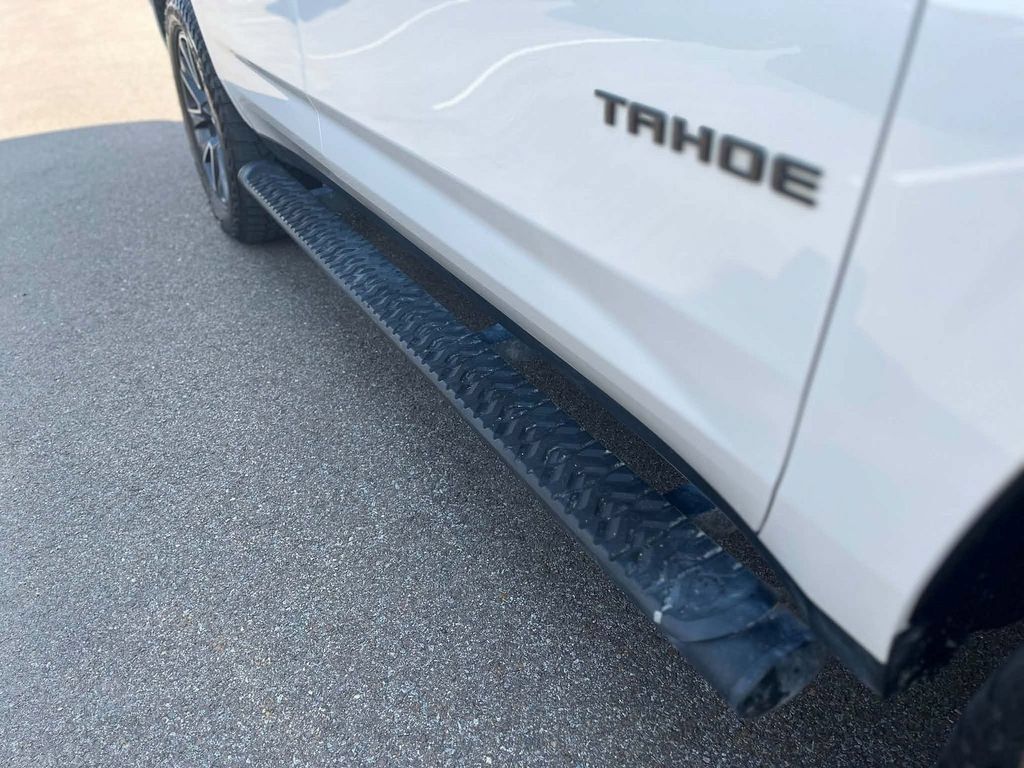 Used 2022 Chevrolet Tahoe Z71 w/ Luxury Package AWD/4WD image 10