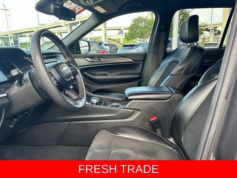 Used 2024 Jeep Grand Cherokee Altitude AWD/4WD image 33