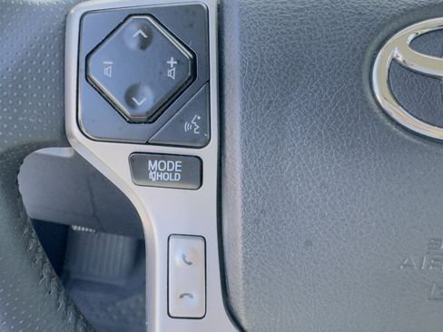 Used 2022 Toyota 4Runner SR5 Premium image 18