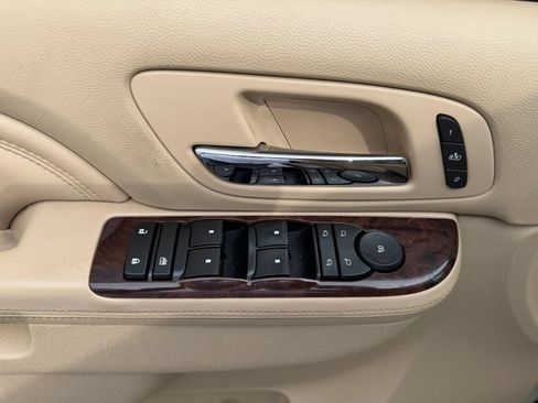 Used 2013 Cadillac Escalade Luxury AWD/4WD image 13