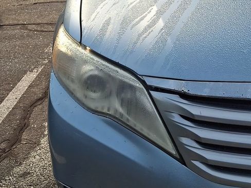 Used 2011 Toyota Avalon Limited FWD image 5