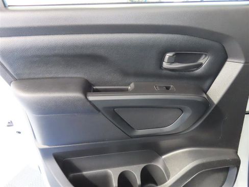 Used 2022 Nissan Titan S w/ S Utility Package image 22