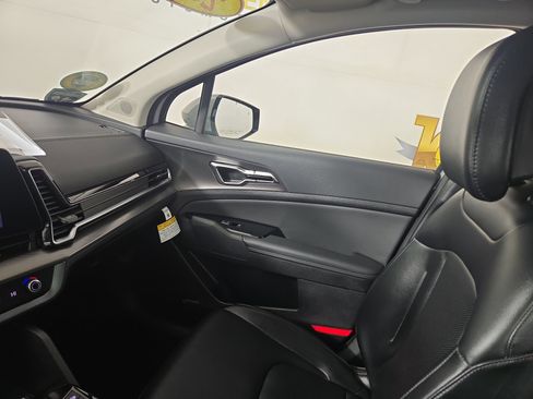 Used 2024 Kia Sportage SX image 26