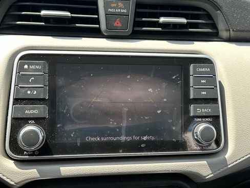 Used 2021 Nissan Versa SV FWD image 20