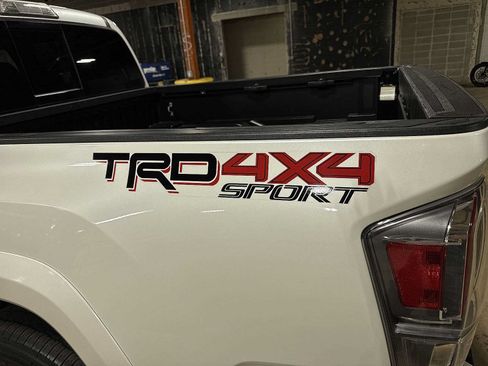 Certified 2022 Toyota Tacoma TRD Sport w/ Technology Package AWD/4WD image 26