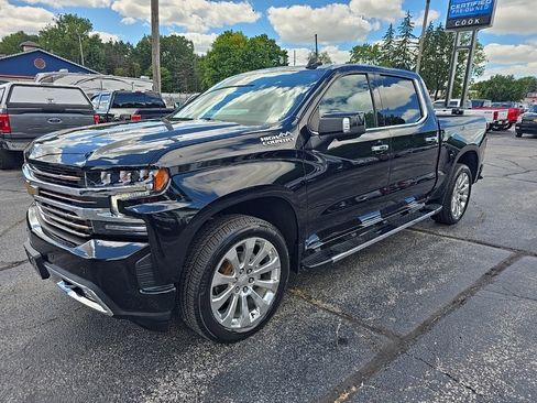 Used 2021 Chevrolet Silverado 1500 High Country w/ Technology Package image 2