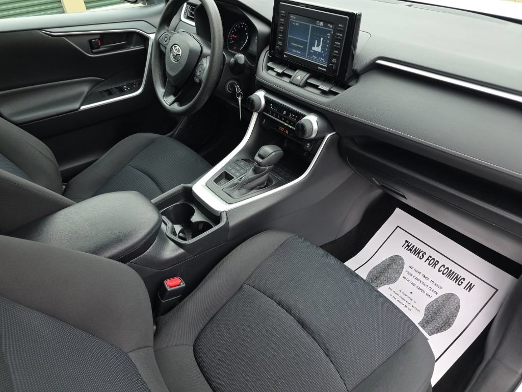 Certified 2021 Toyota RAV4 LE AWD/4WD image 18