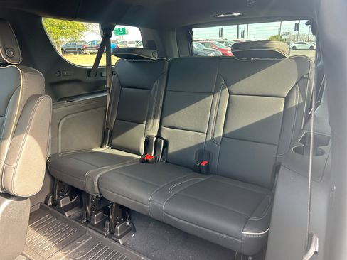New 2026 GMC Yukon XL Elevation image 25