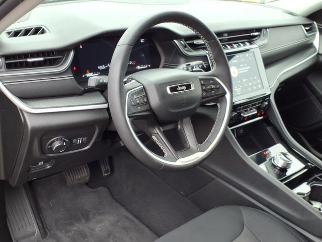 Used 2023 Jeep Grand Cherokee L Laredo w/ Luxury Tech Group I AWD/4WD image 18