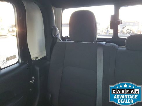 Used 2023 Jeep Gladiator Willys image 13