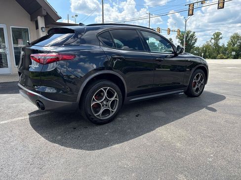 Used 2023 Alfa Romeo Stelvio Ti AWD/4WD image 5