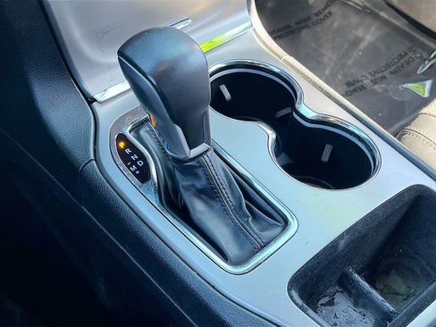 Used 2021 Jeep Grand Cherokee Laredo X image 17