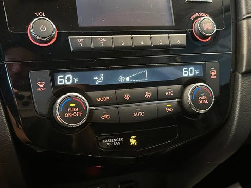 Used 2017 Nissan Rogue SV w/ Midnight Edition Package AWD/4WD image 15