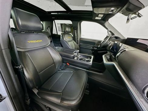 Used 2025 Ford Expedition Tremor AWD/4WD image 39