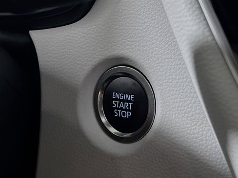 Used 2025 Toyota Corolla SE image 23