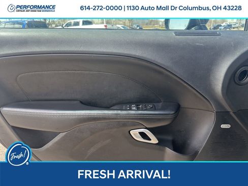 Used 2016 Dodge Challenger SXT Plus image 11