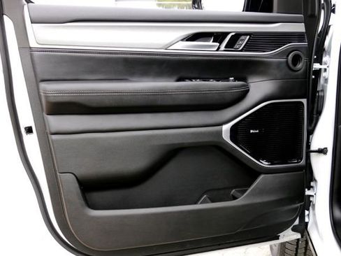 New 2026 Jeep Grand Wagoneer Limited image 16