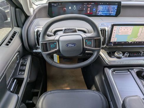 New 2026 Ford Expedition Platinum w/ Driver's Package AWD/4WD image 13