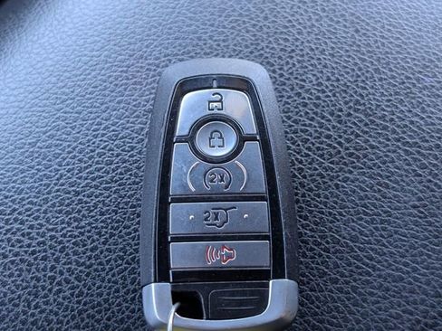 Used 2021 Ford Expedition Limited image 31