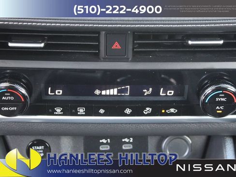 Used 2025 Nissan Rogue SV AWD/4WD image 25