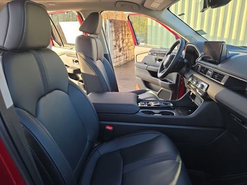New 2025 Honda Pilot Touring image 10