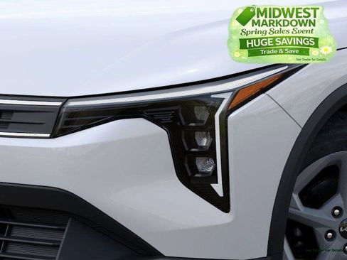 New 2025 Kia K4 LXS FWD image 10