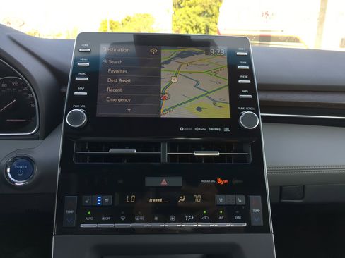 Used 2019 Toyota Avalon Limited w/ Preferred Accessory Package image 23