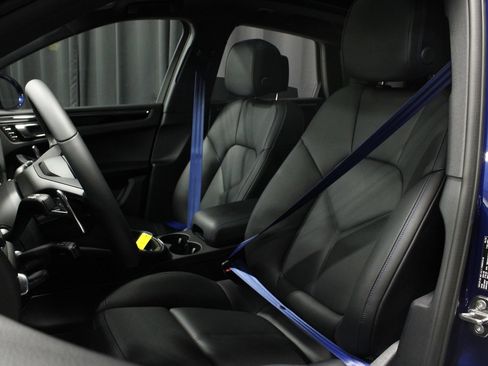 New 2026 Porsche Macan AWD/4WD image 18