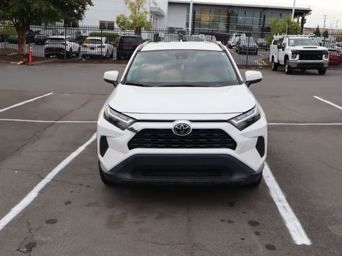 Used 2022 Toyota RAV4 XLE FWD image 3