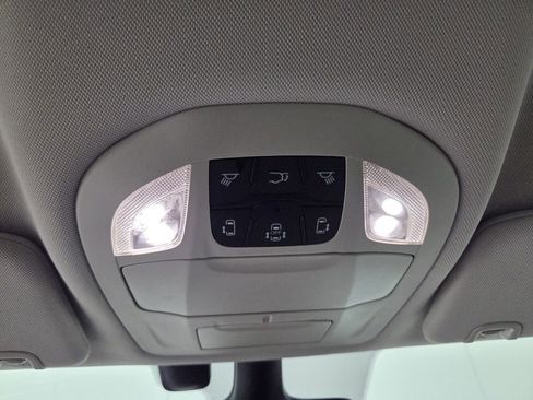 Certified 2020 Chrysler Pacifica Touring w/ Advanced Safetytec Group image 19