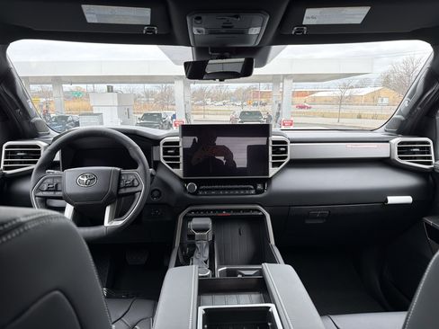New 2026 Toyota Tundra Limited AWD/4WD image 14