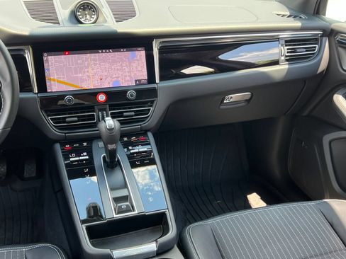 Certified 2026 Porsche Macan Turbo AWD/4WD image 31