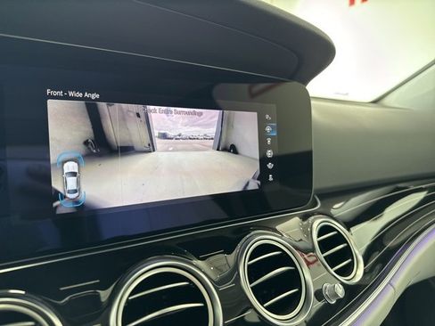 Used 2022 Mercedes-Benz E 350 4MATIC Sedan w/ AMG Line Exterior image 38