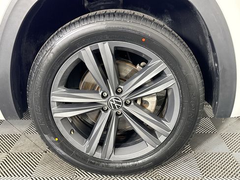 Used 2021 Volkswagen Atlas SE image 31